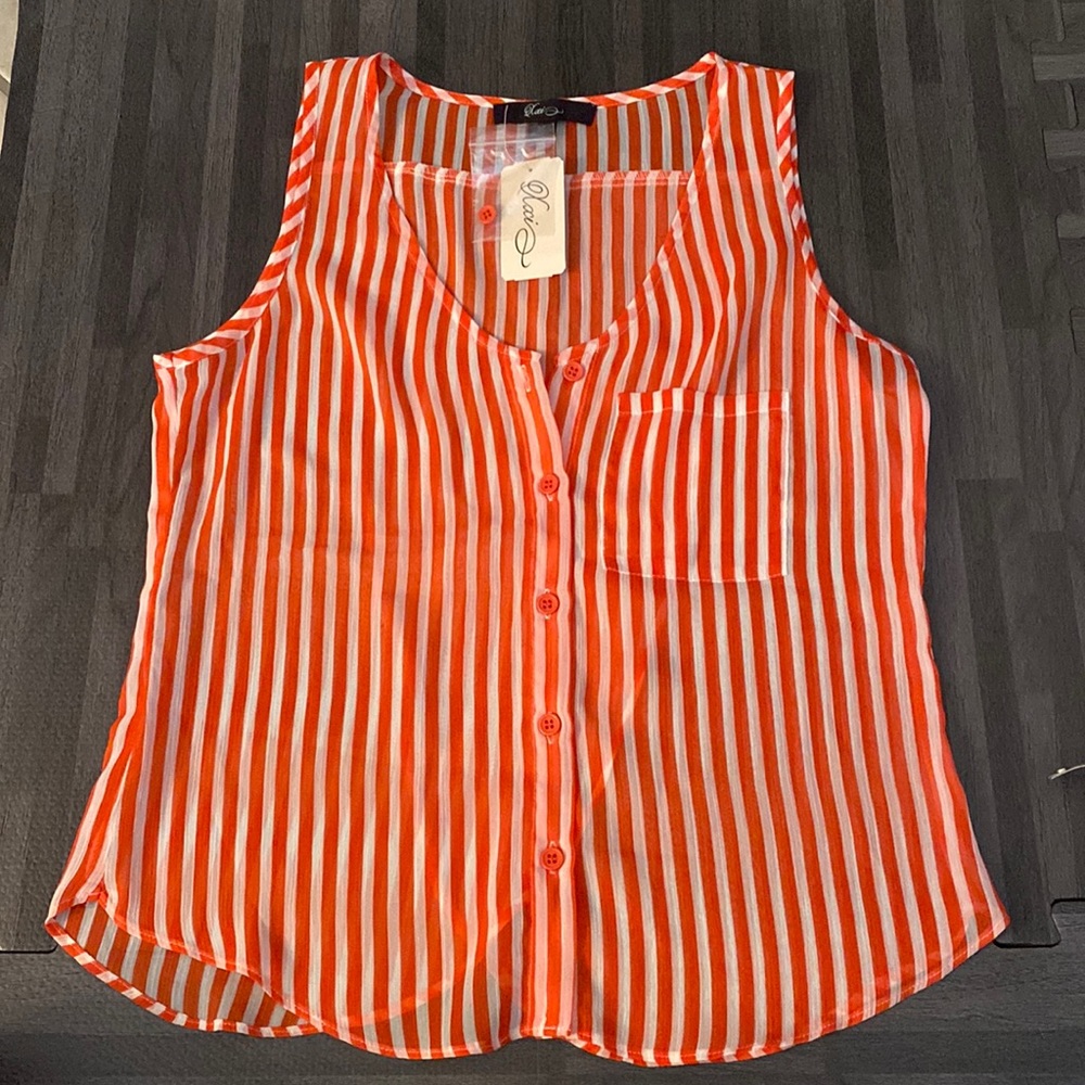 Forever 21 Tulip hem back Silky Poly Top NWT Red stripe button front sz S